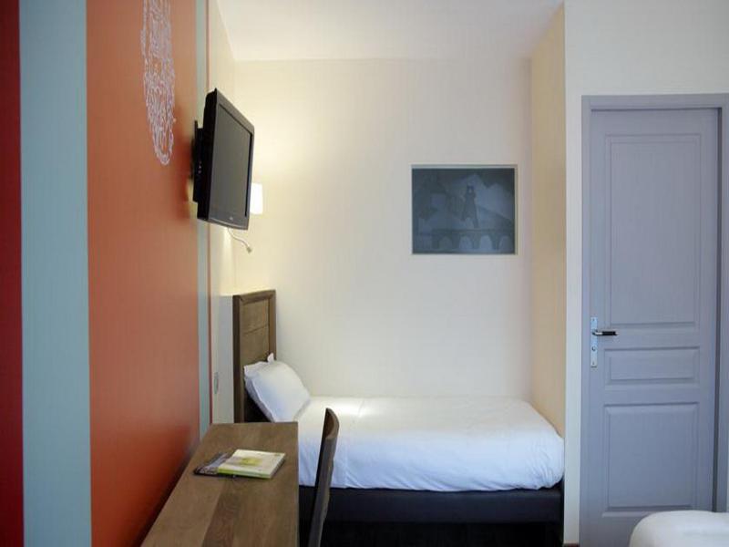 Logis Erreguina Hotel