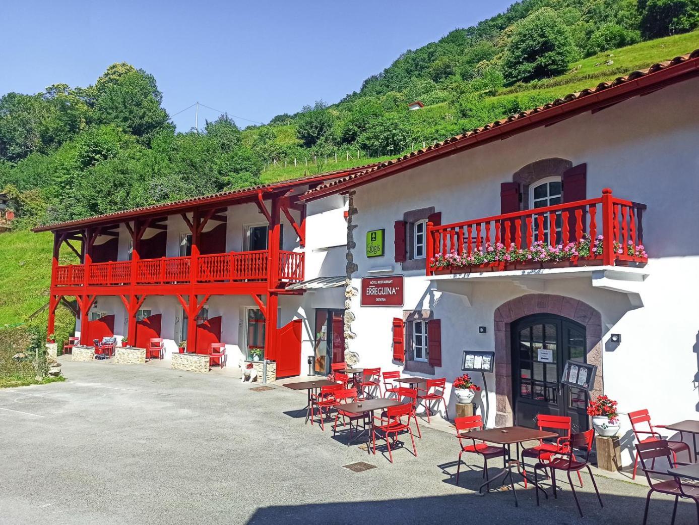 Hotel Logis Erreguina