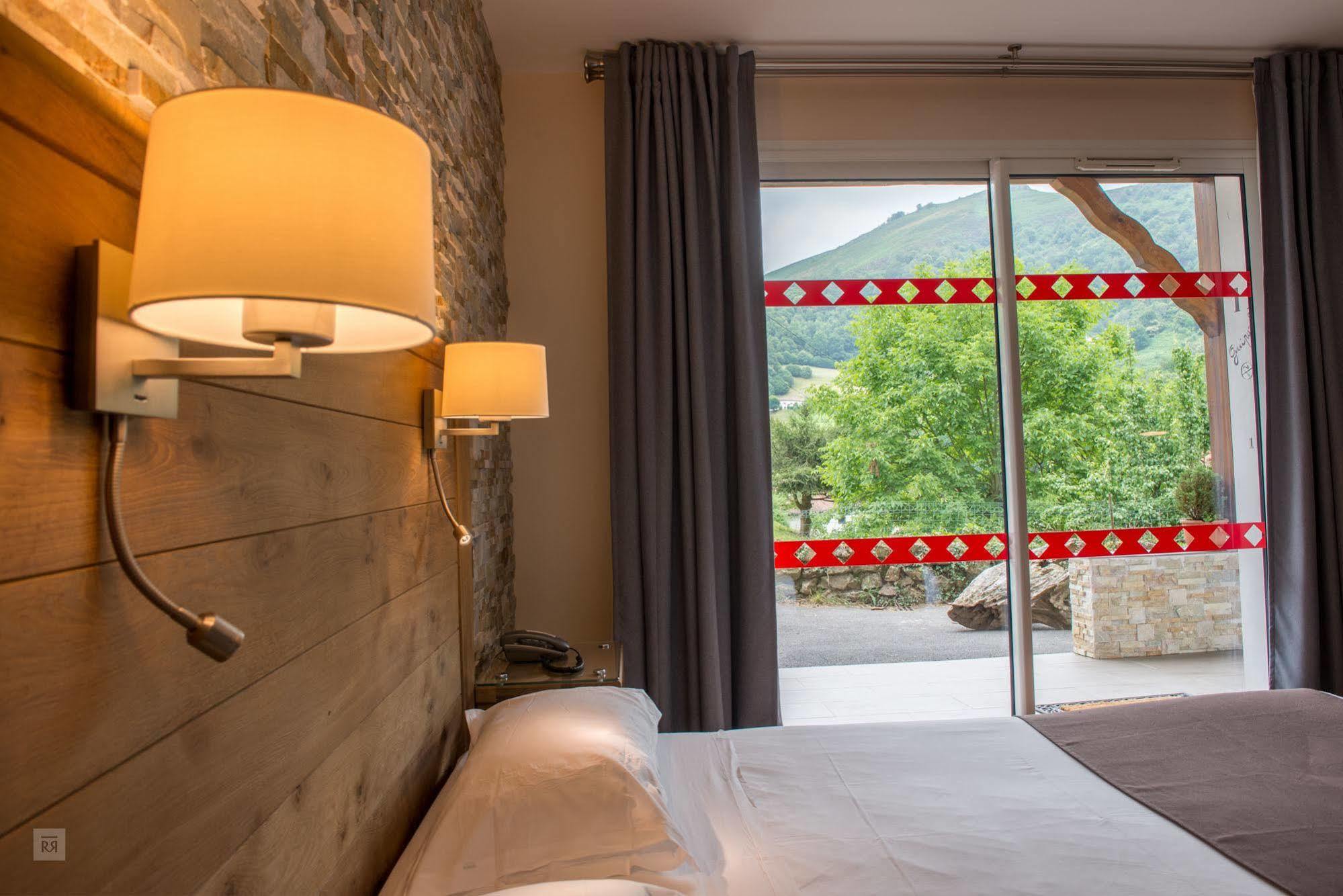 Hotel Logis Erreguina